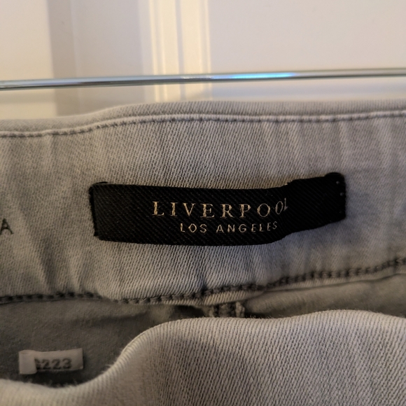Liverpool Jeans Company Light Gray Women's Bermudas 8 - Picture 4 of 10